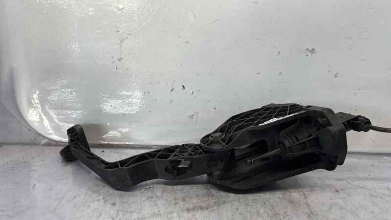 VOLKSWAGEN PASSAT VARIANT (3C5) PEDAL EMBRAGUE 3C2721059R