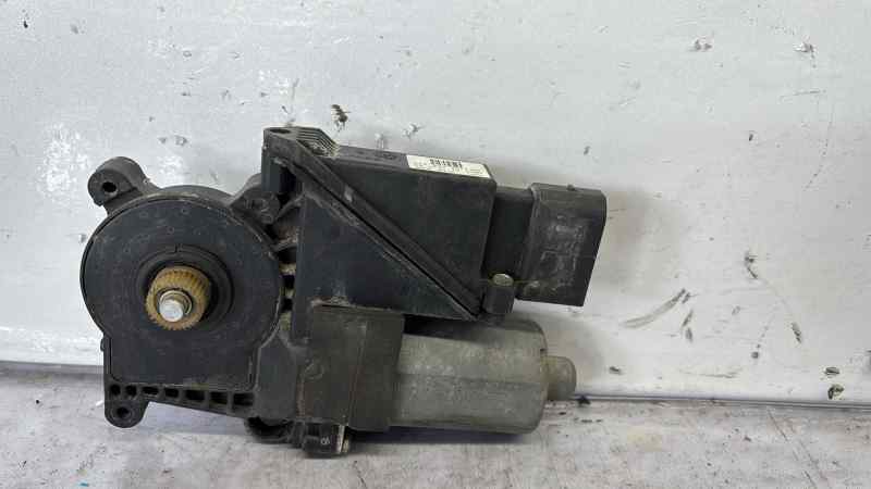 MERCEDES CLASE A (W168) MOTOR ELEVALUNAS TRASERO DERECHO 0130821698