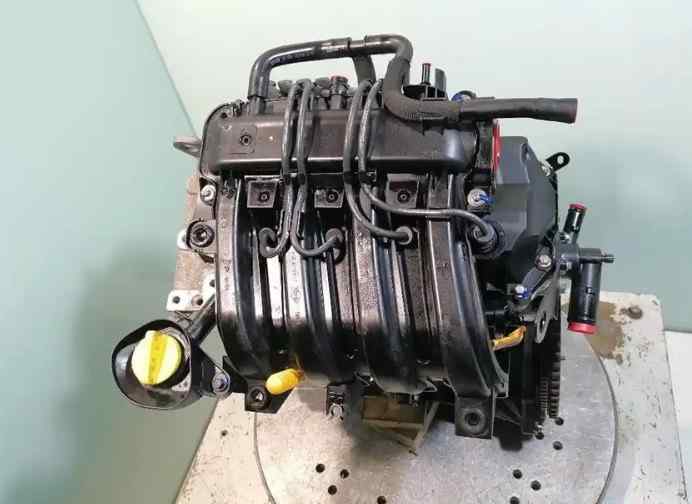 DACIA SANDERO MOTOR COMPLETO D4F732