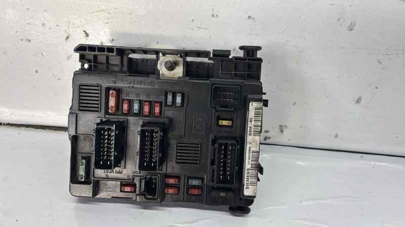 U118470002 CAJA RELES / FUSIBLES PEUGEOT 106 (S2)