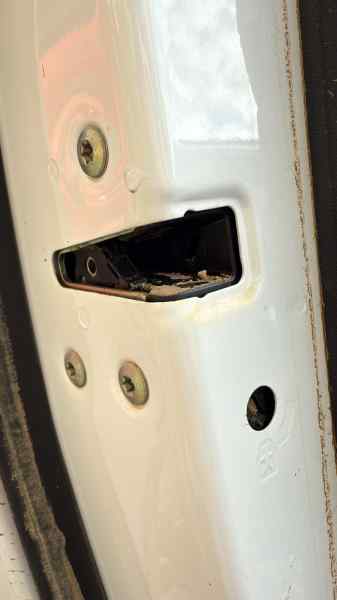 CERRADURA PUERTA TRASERA IZQUIERDA 