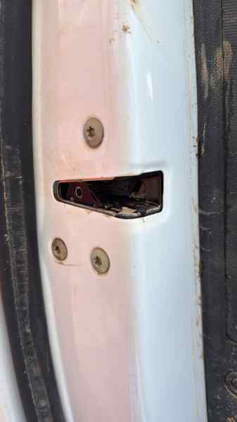 CERRADURA PUERTA DELANTERA IZQUIERDA 