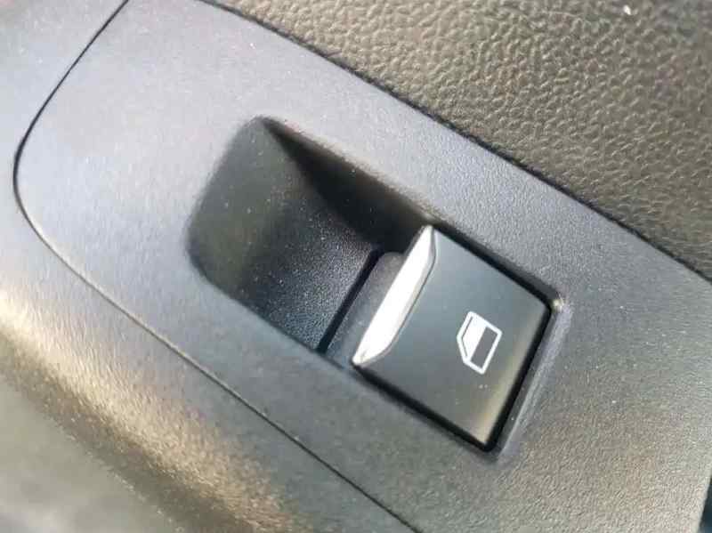 MANDO ELEVALUNAS TRASERO DERECHO