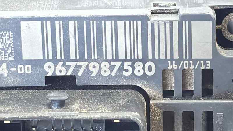 CAJA RELES / FUSIBLES