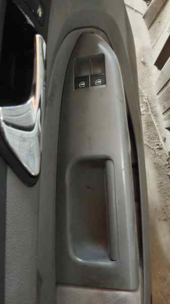 MANDO ELEVALUNAS DELANTERO IZQUIERDO 