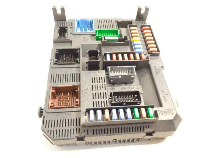 CAJA RELES / FUSIBLES