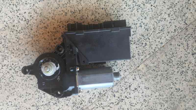 MOTOR ELEVALUNAS TRASERO DERECHO