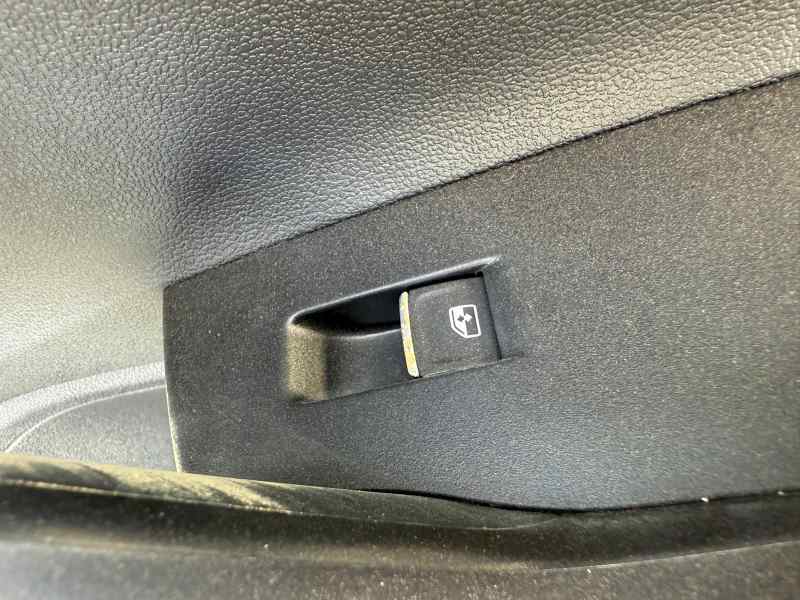 MANDO ELEVALUNAS DELANTERO DERECHO