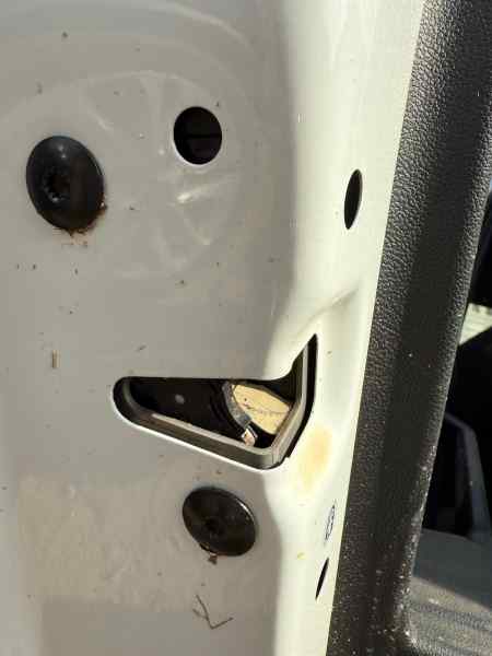 CERRADURA PUERTA TRASERA IZQUIERDA 