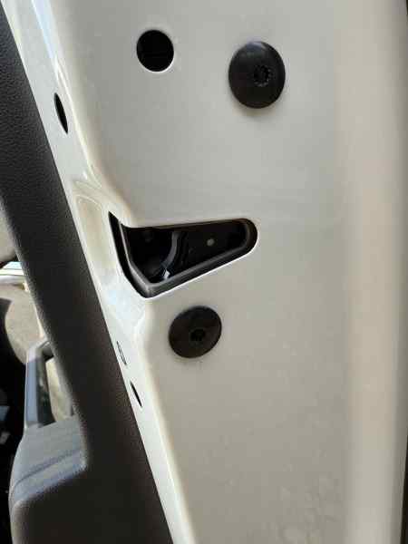 CERRADURA PUERTA TRASERA DERECHA 