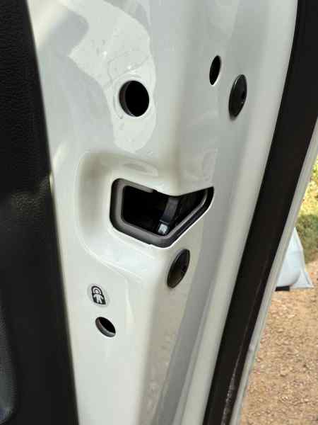 CERRADURA PUERTA TRASERA DERECHA 