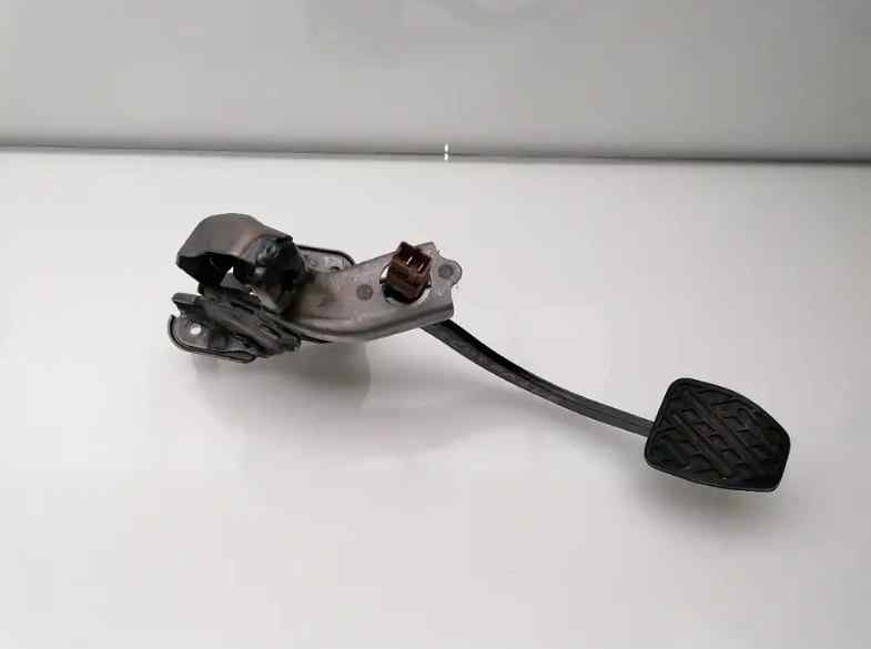 PEDAL EMBRAGUE