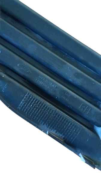 REJILLA PARAGOLPES DELANTERO
