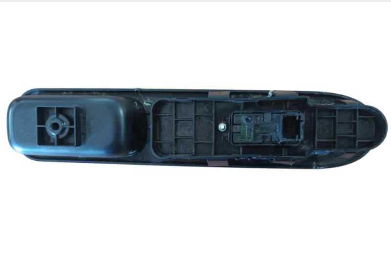 MANDO ELEVALUNAS DELANTERO DERECHO