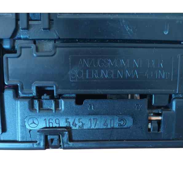 CAJA RELES / FUSIBLES