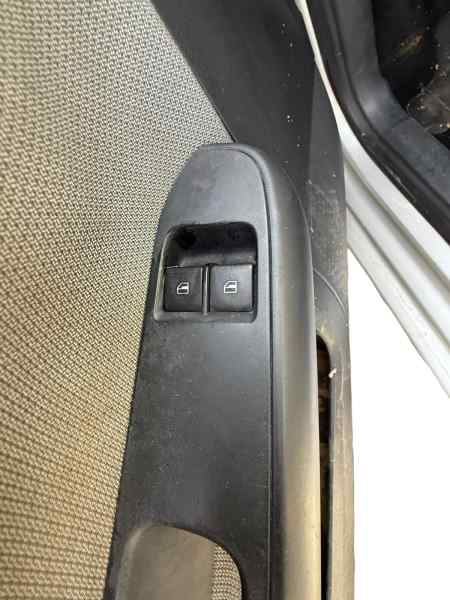 MANDO ELEVALUNAS DELANTERO IZQUIERDO 