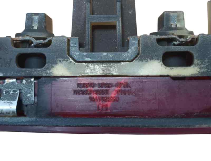 LUZ CENTRAL DE FRENO