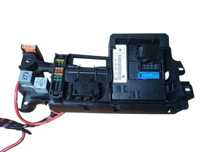 CAJA RELES / FUSIBLES