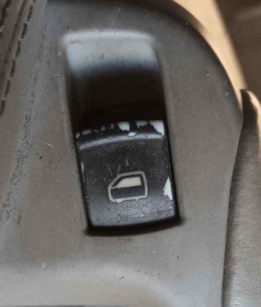 MANDO ELEVALUNAS TRASERO IZQUIERDO