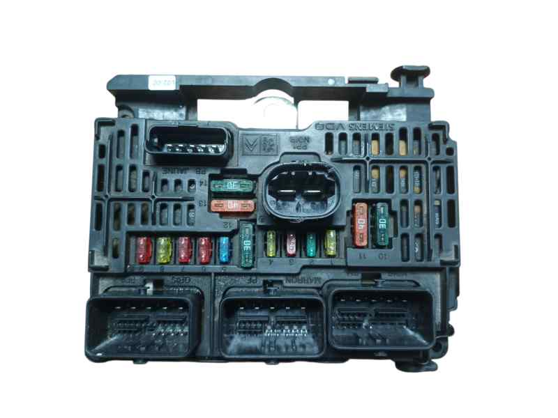 CAJA RELES - FUSIBLES