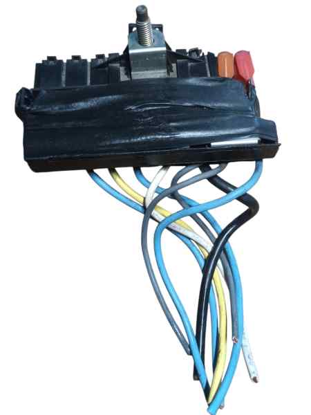 CAJA RELES - FUSIBLES