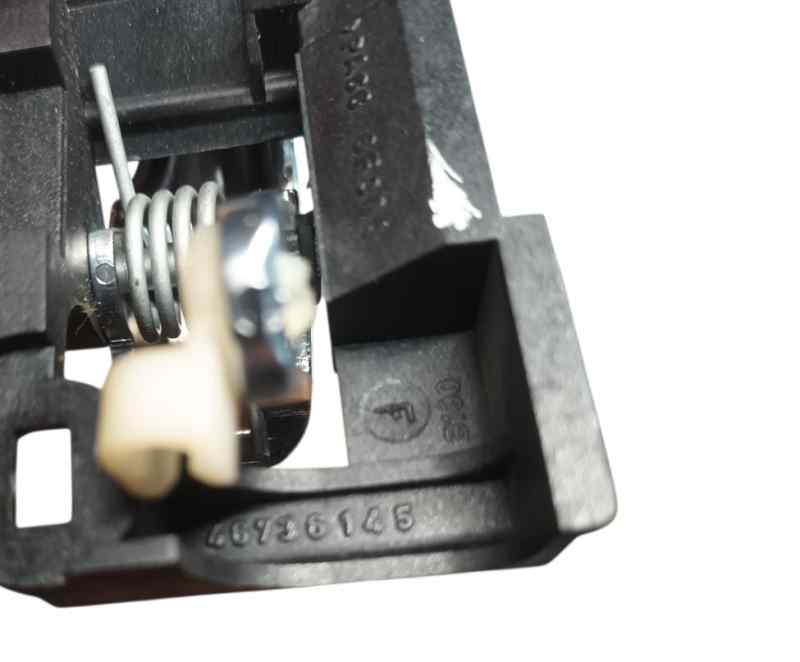 MANETA INTERIOR DELANTERA DERECHA