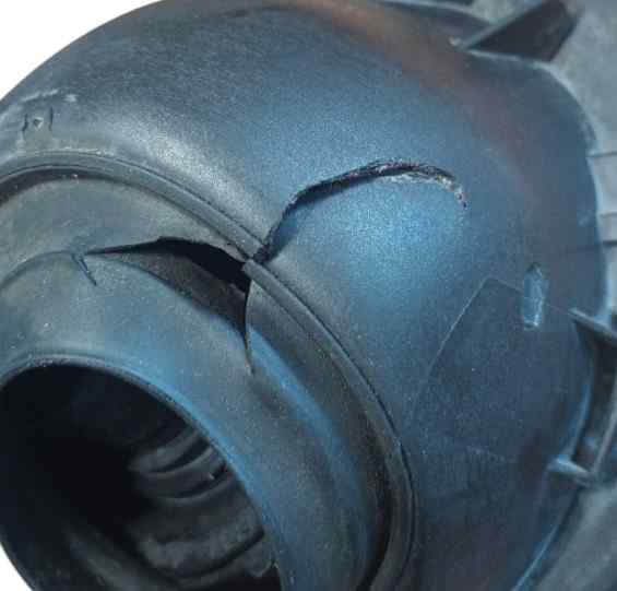 6M51A405A02AA TAPA EXTERIOR COMBUSTIBLE FORD FOCUS BERLINA (CAP)