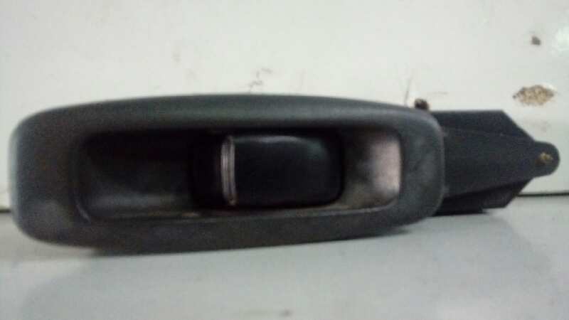 MR252818 MANDO ELEVALUNAS DELANTERO DERECHO MITSUBISHI GALANT BERLINA (EA0)