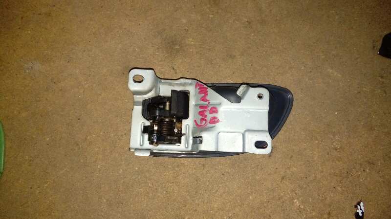 MANETA INTERIOR DELANTERA DERECHA