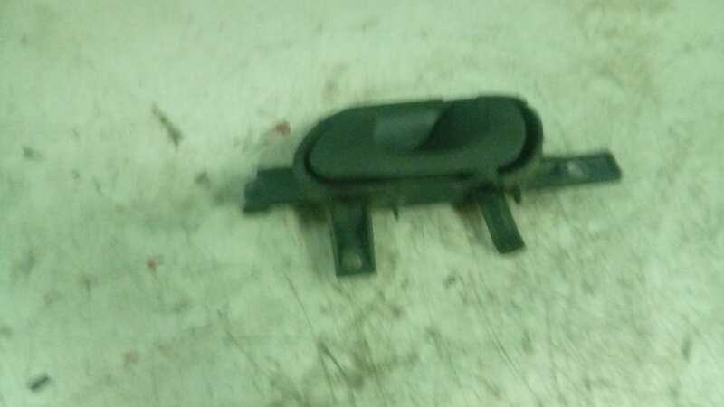 MANETA INTERIOR DELANTERA DERECHA