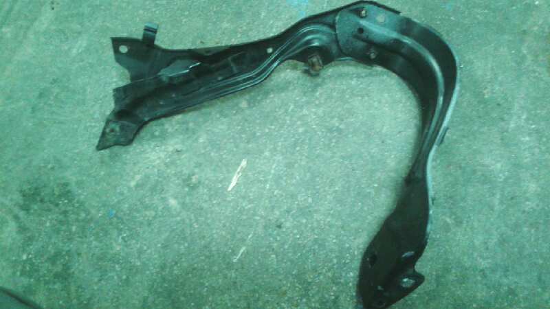 SOPORTE FARO DERECHO