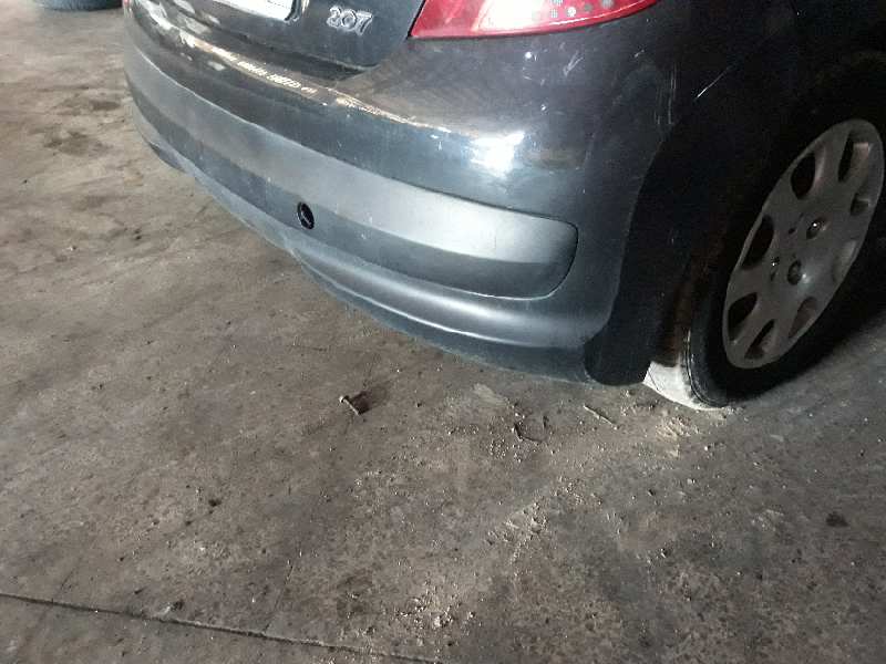 PARAGOLPES TRASERO