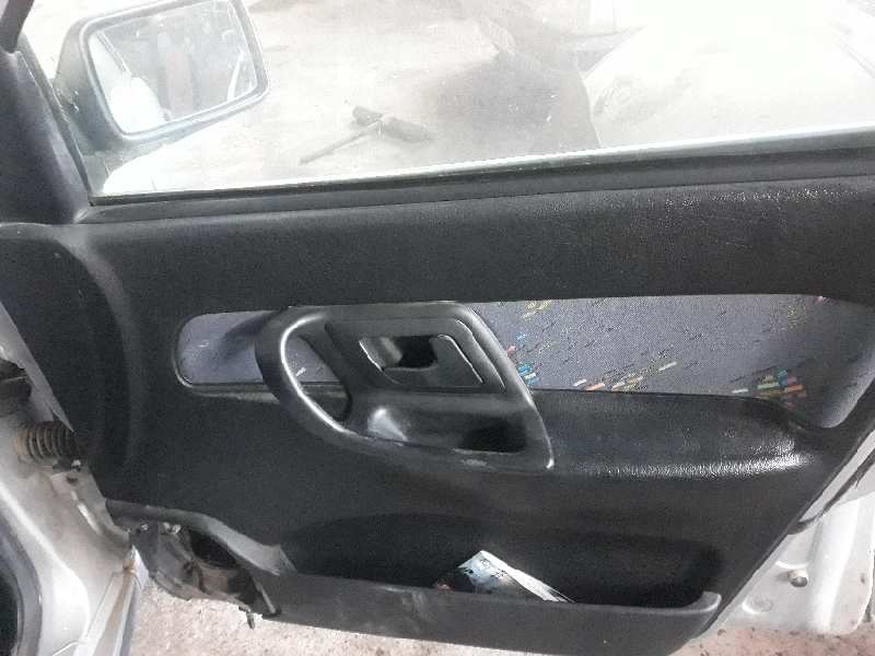 ELEVALUNAS DELANTERO DERECHO