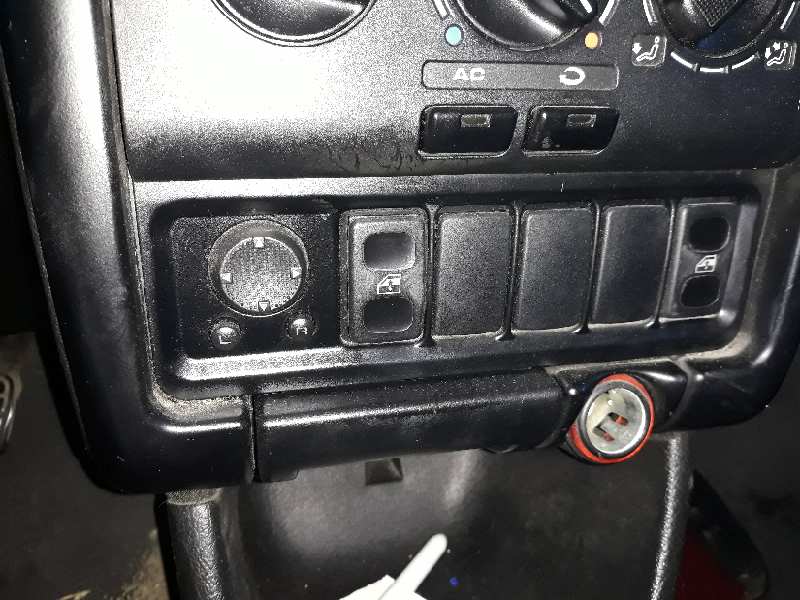 MANDO ELEVALUNAS DELANTERO IZQUIERDO 