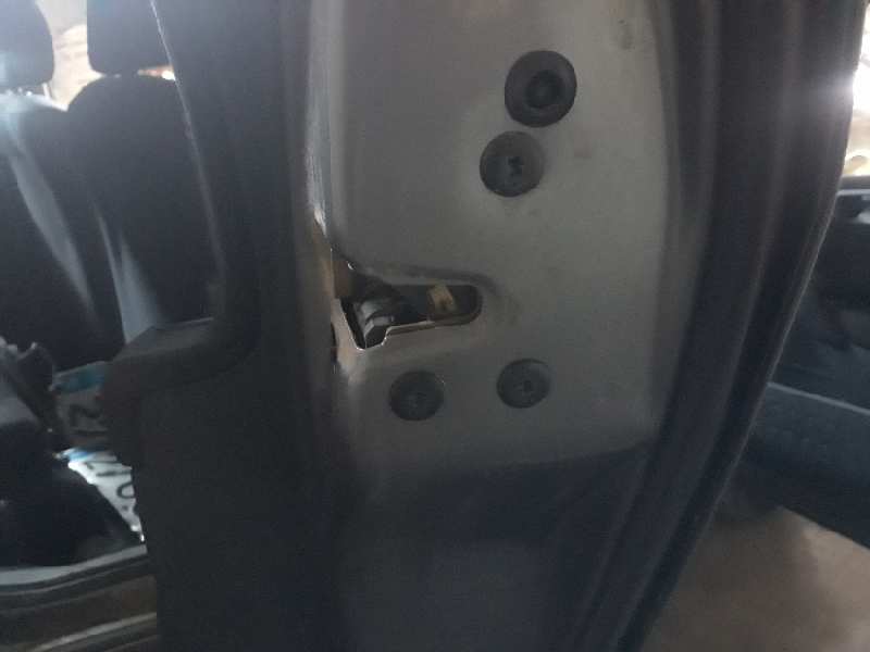 CERRADURA PUERTA TRASERA DERECHA 