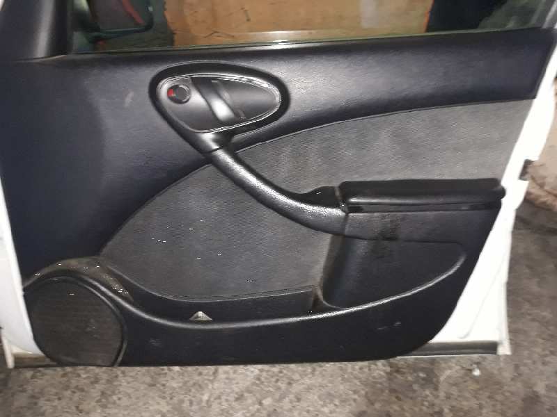 GUARNECIDO PUERTA DELANTERA DERECHA