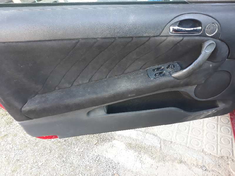 GUARNECIDO PUERTA DELANTERA IZQUIERDA