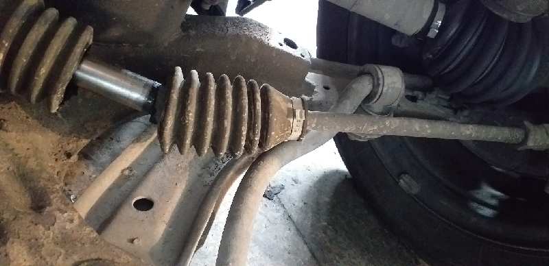 BRAZO SUSPENSION INFERIOR DELANTERO DERECHO