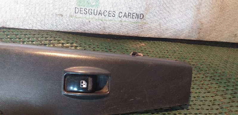MANDO ELEVALUNAS DELANTERO DERECHO