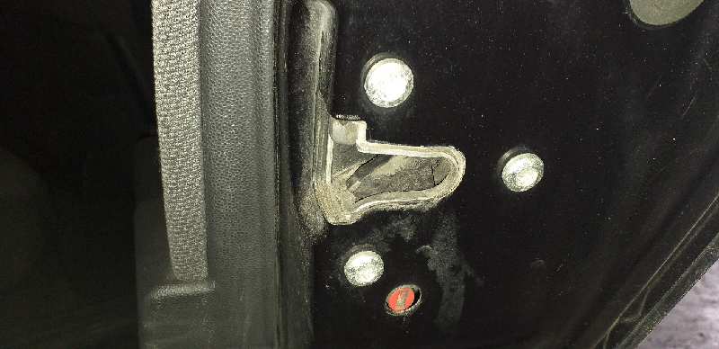 CERRADURA PUERTA TRASERA DERECHA 