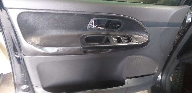GUARNECIDO PUERTA DELANTERA IZQUIERDA