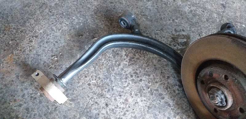 BRAZO SUSPENSION INFERIOR DELANTERO DERECHO