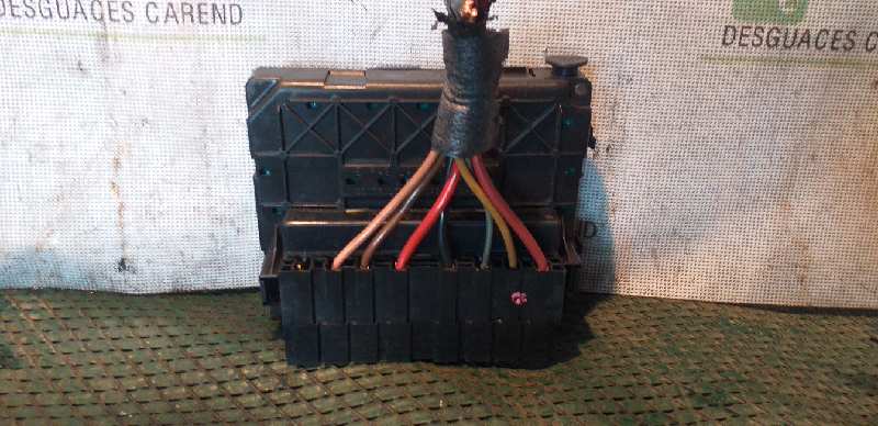 CAJA RELES - FUSIBLES
