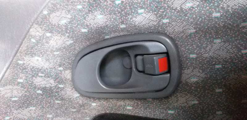 MANETA INTERIOR DELANTERA DERECHA