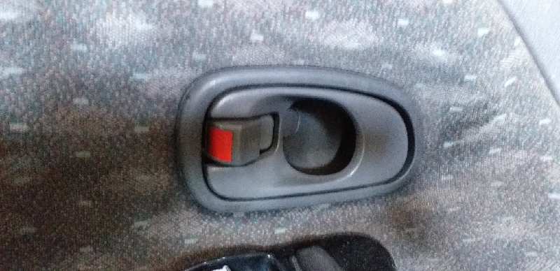 MANETA INTERIOR DELANTERA IZQUIERDA