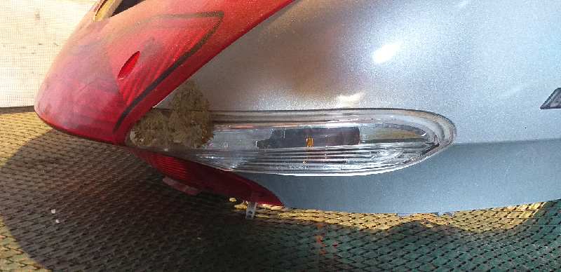 PILOTO TRASERO DERECHO