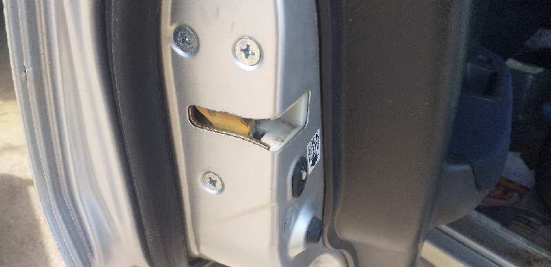 CERRADURA PUERTA TRASERA IZQUIERDA 