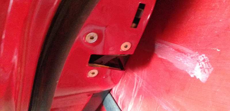 CERRADURA PUERTA TRASERA IZQUIERDA 