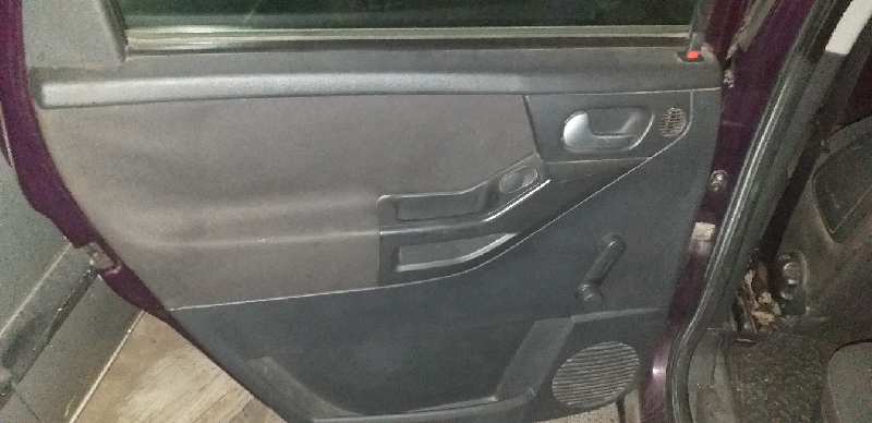 GUARNECIDO PUERTA TRASERA IZQUIERDA