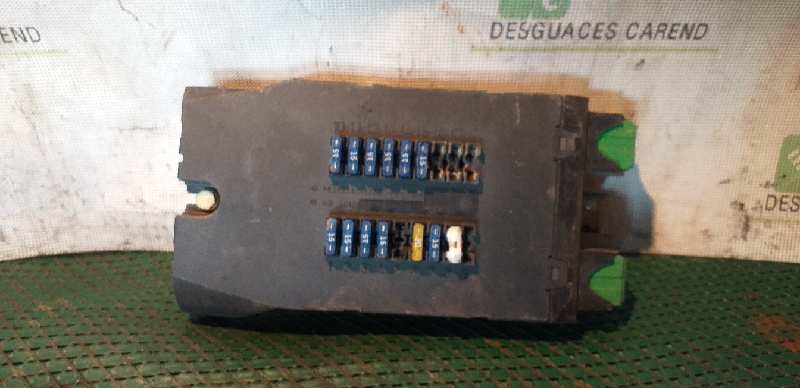 CAJA RELES - FUSIBLES